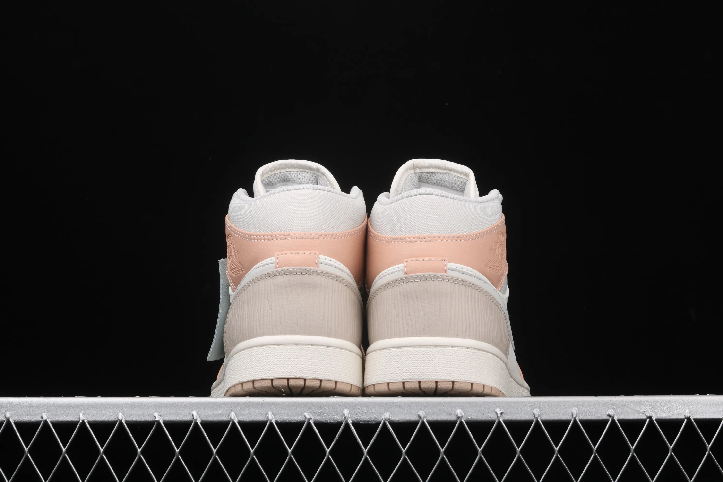 All categories Air Jordan Jordan series basketball shoes Air Jordan 1 Mid Air Jordan 1 Mid AJ1 Joe 1 Khaki Milan light gray beige stitching milky white mid-top CV3044-100
